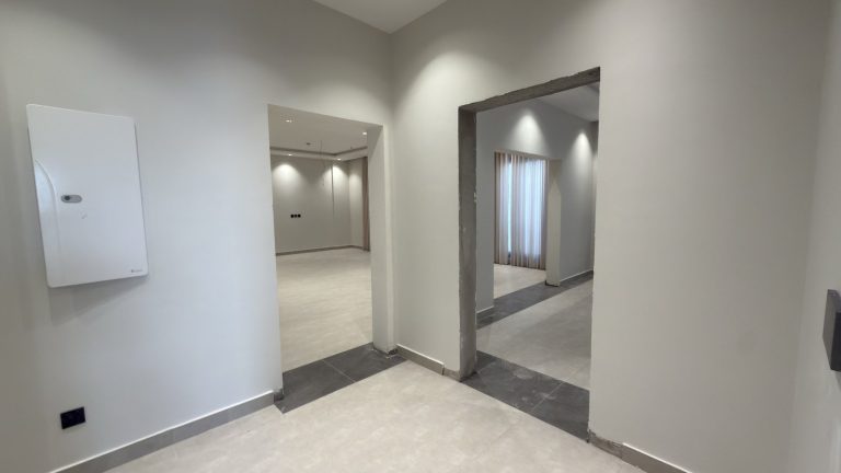 تجديد وتشطيب روف حي الريان - إعادة تخطيط الفراغات - شركة المتر المكعب للتنفيذ والتصميم الداخلي